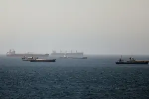 Συστάσεις σε πλοία που συνδέονται με ΗΠΑ, Ισραήλ και Σαουδική Αραβία να αποφεύγουν την Ερυθρά Θάλασσα και τον Κόλπο του Άντεν