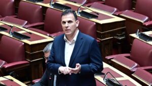 ΣΥΡΙΖΑ σε αποσύνθεση: Παραιτήθηκε ο Γιώργος Καραμέρος