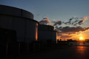 Στο «κόκκινο» η Μέση Ανατολή: Βαλλιστικοί πύραυλοι του Ιράν κατά αμερικανικών βάσεων