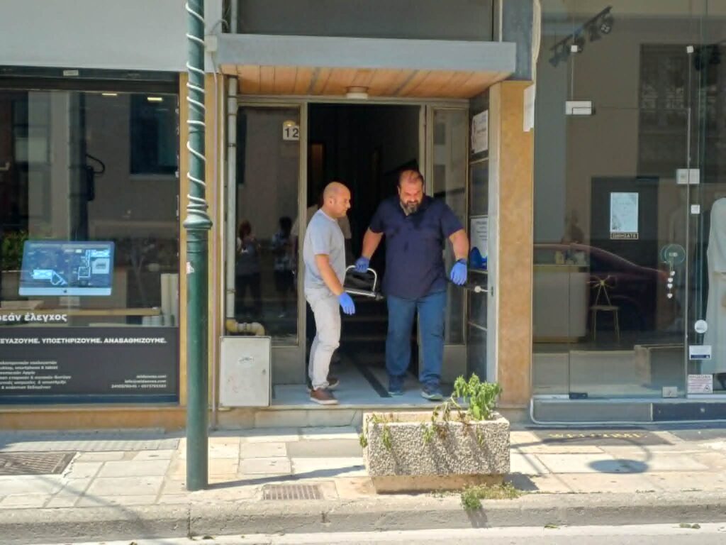 Σοκ στη Λάρισα: 60χρονη βρέθηκε νεκρή στο σπίτι της σε κατάσταση αποσύνθεσης