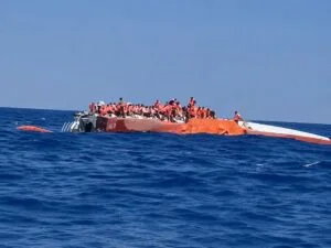 Ανατροπή επιβατηγού πλοίου με 267 επιβαίνοντες ανοικτά της Κερύνειας στην κατεχόμενη Κύπρο