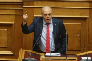 Κυριάκος Βελόπουλος: «H ΝΔ “πανηγυρίζει” επειδή θα επιστρέψει στους Έλληνες, 1,5 δις ευρώ από τα “κλεμμένα”, αποδεικνύοντας ότι ο Μητσοτάκης αντί για “Μωυσής”, απεδείχθη “Χότζας”»