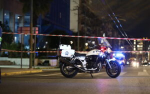 Μυστήριο με το θάνατο νεαρού αστυνομικού μέσα σε υπηρεσιακό όχημα