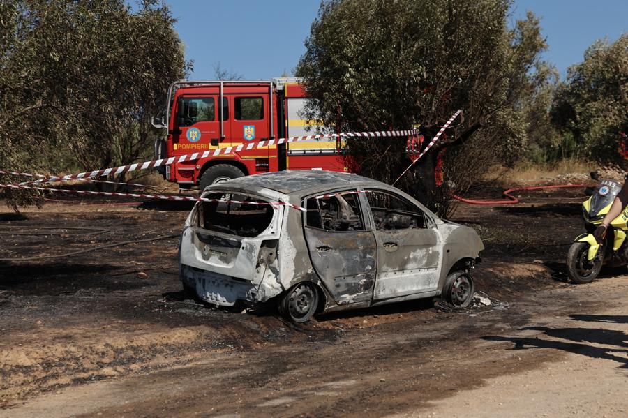 Φωτιά ξέσπασε σε περιοχή των Σπάτων – Εντοπίστηκε σορός σε αυτοκίνητο