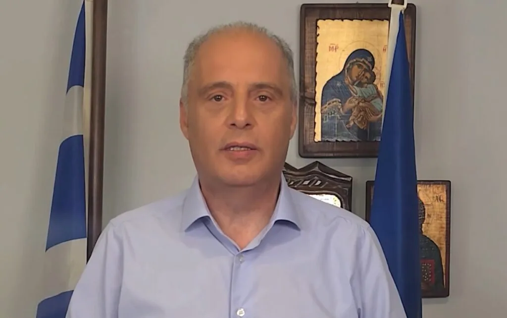 Κυριάκος Βελόπουλος: «Αυτοί τρώνε τα χρήματα των Ελλήνων, κάνουν διακοπές και ο Έλληνας πεινάει»