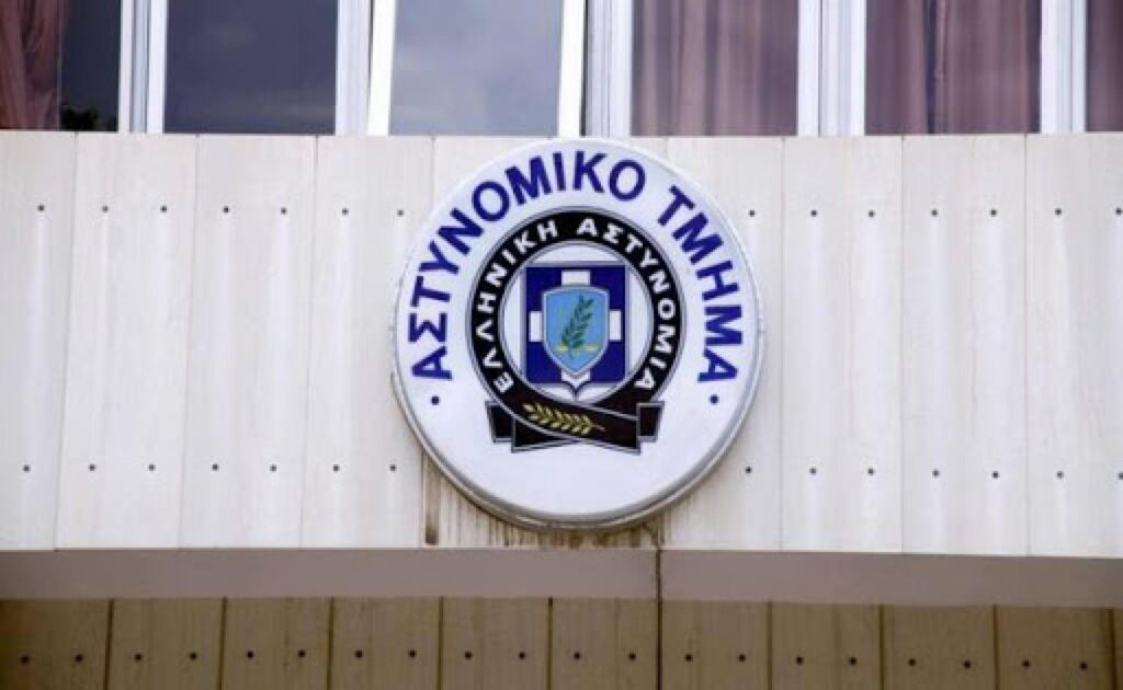 Εισβολή Ρομά σε αστυνομικό τμήμα στη Γαστούνη – Τα έκαναν «γυαλιά – καρφιά» για να απελευθερώσουν κρατούμενο