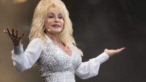 Πέθανε η εμβληματική τραγουδίστρια της κάντρι Ντόλι Πάρτον