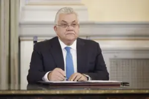 Στον αέρα οι σπουδές εκατοντάδων οικογενειών φοιτητών
