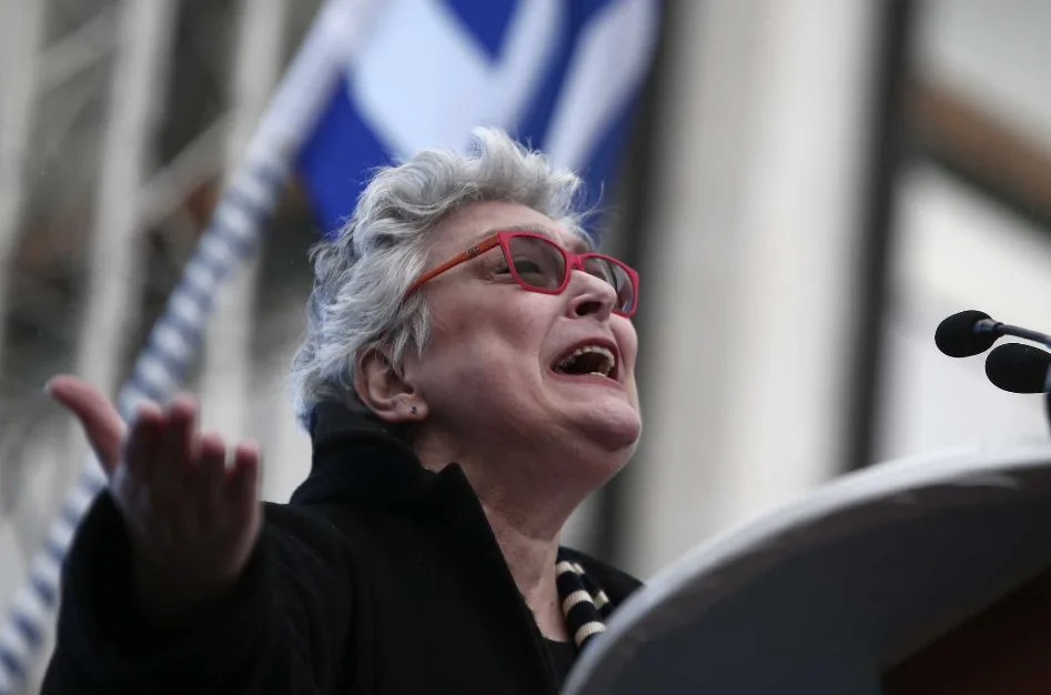 Αφροδίτη Μάνου για Μαζωνάκη: «Δεν τον ήξερα… το λαϊκό προσκύνημα είναι καρφί στο φέρετρο των ονείρων»
