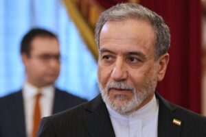 Αραγτσί: Σήμερα η απάντηση των ΗΠΑ στην πρόταση για το άνοιγμα των Στενών του Ορμούζ