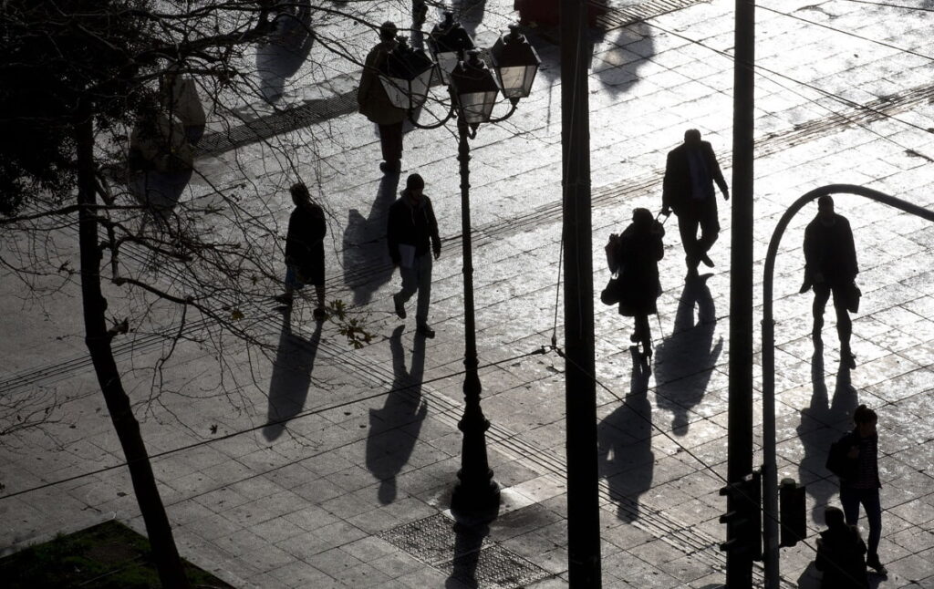 ΑΔΕΔΥ κατά Μαρινάκη για το επίδομα ανεργίας