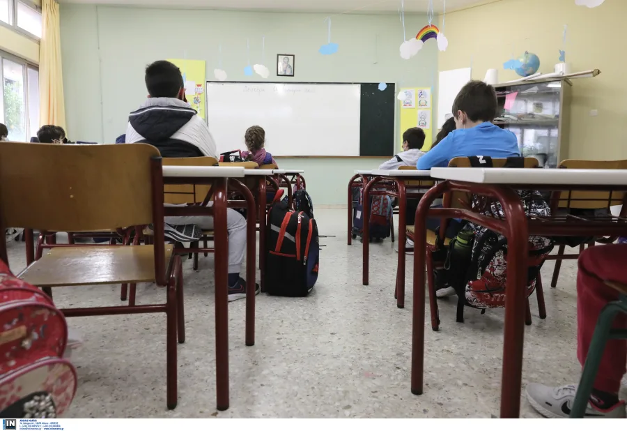 Ματώνουν οι γονείς για το κόστος της δήθεν «δωρεάν» παιδείας
