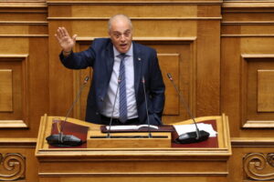Κυριάκος Βελόπουλος: «Ο Μητσοτάκης αφού οδήγησε τους Έλληνες στην πείνα, σήμερα πανηγυρίζει επειδή δήθεν “έπεισε” τους Ευρωπαίους να δώσουν… “παντεσπάνι” στους πεινασμένους Έλληνες!»