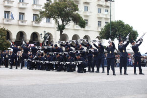 Εντυπωσίασαν οι σπουδαστές της ΣΣΑΣ στην πλατεία Αριστοτέλους