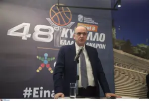 Ένταλμα σύλληψης για τον πρόεδρο της ΕΟΚ Βαγγέλη Λιόλιο για στημένους αγώνες