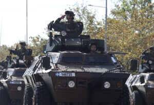 Ξεκίνησε η μεγάλη στρατιωτική παρέλαση στη Θεσσαλονίκη