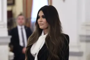 Tην παραίτηση της Κίμπερλι Γκιλφόιλ ζήτησε ο Λευκός Οίκος
