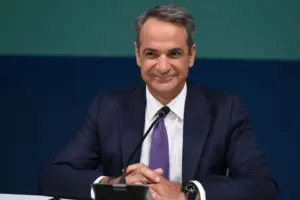 Βολές Μητσοτάκη κατά Σάντσεθ